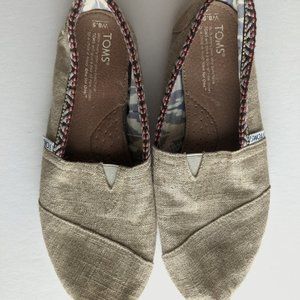 Linen colored Toms shoes size 8.5